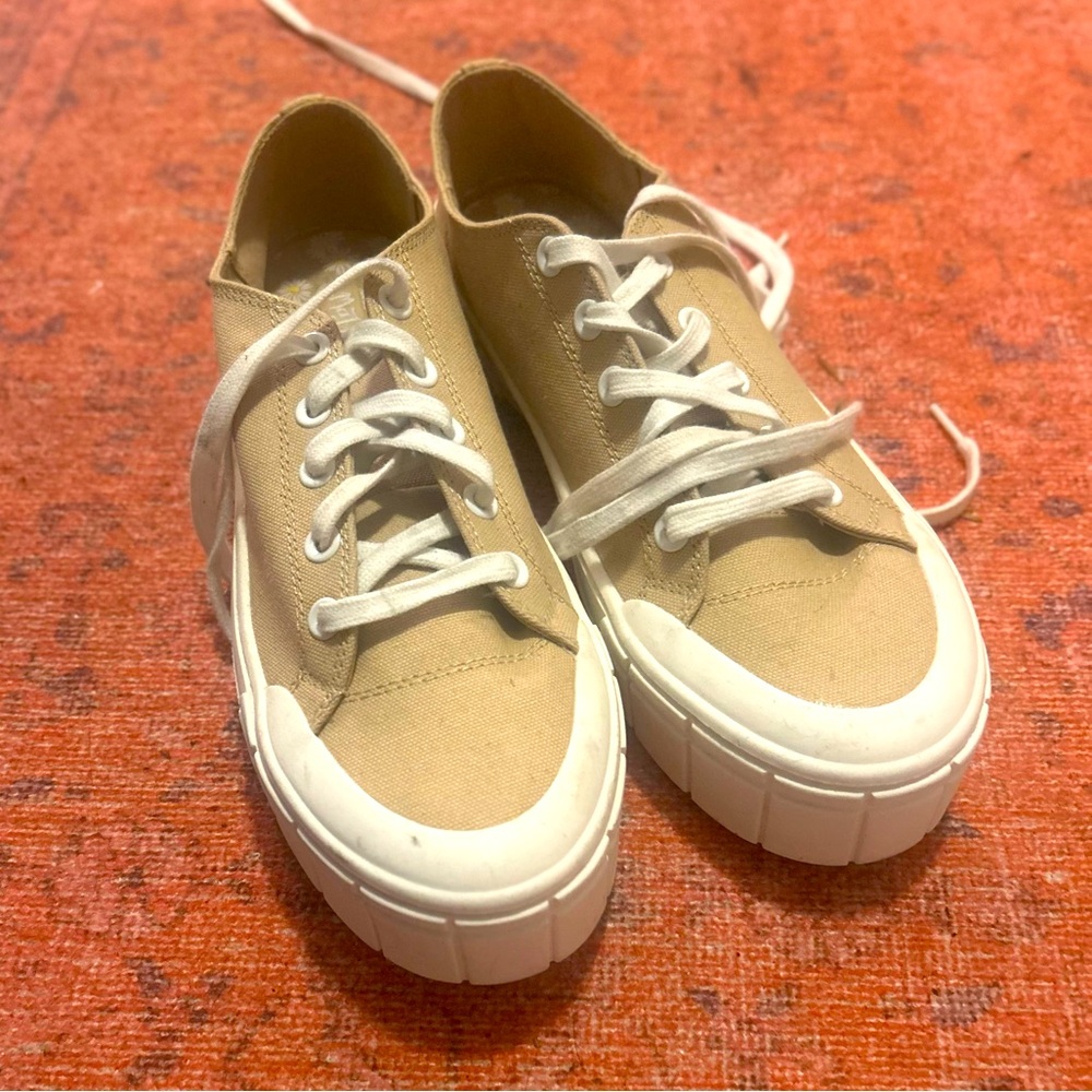 Never Worn Platform Sneakers Tan